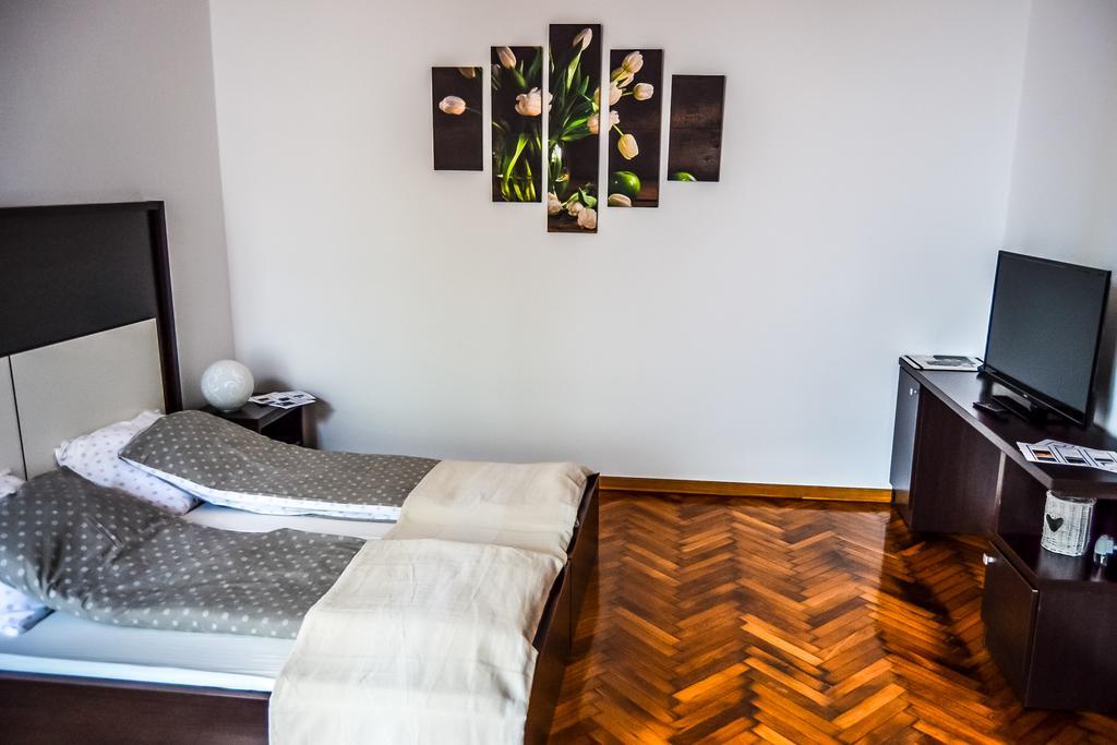 Modena Apartments Novi Sad Kamer foto
